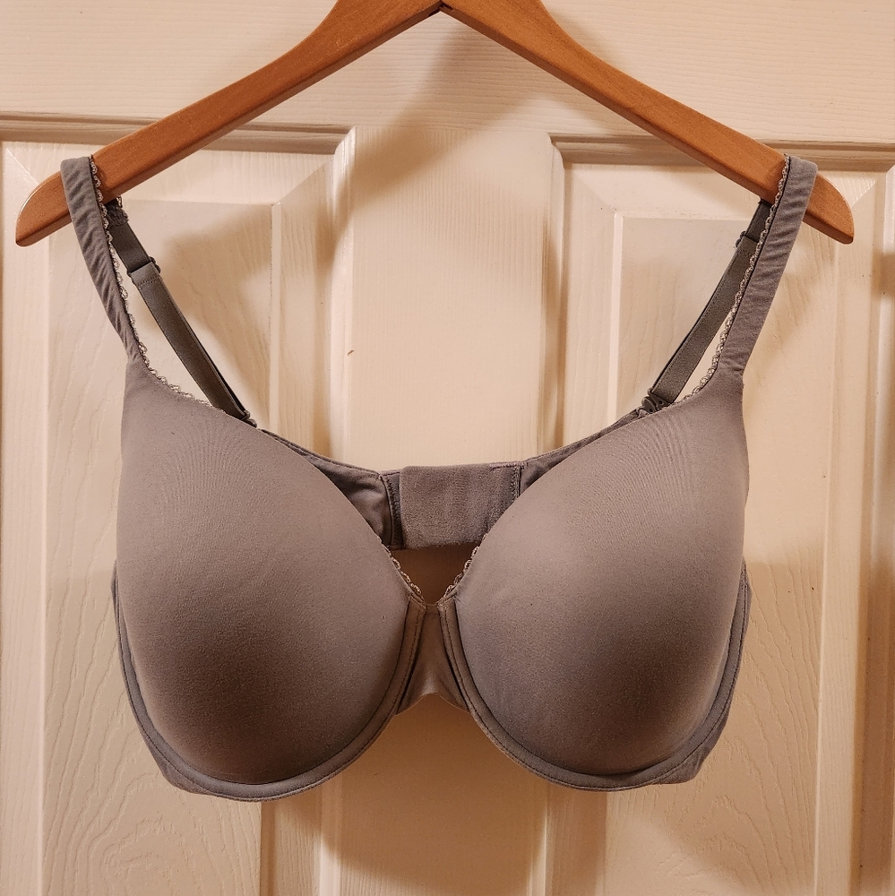 Victoria's Secret Bra size 38DD Body By Victoria in Taupe